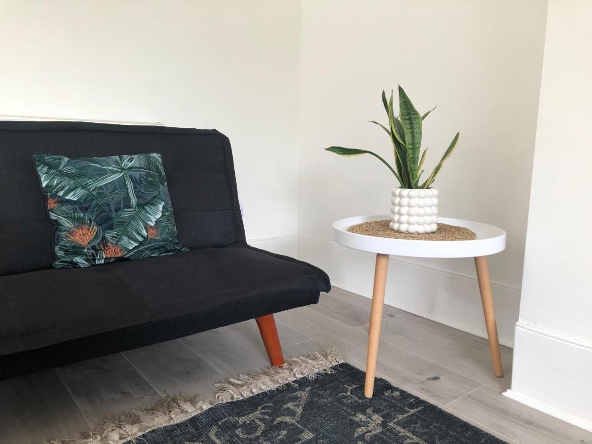 Bright Chiswick Apartment - Great Location لندن المظهر الخارجي الصورة