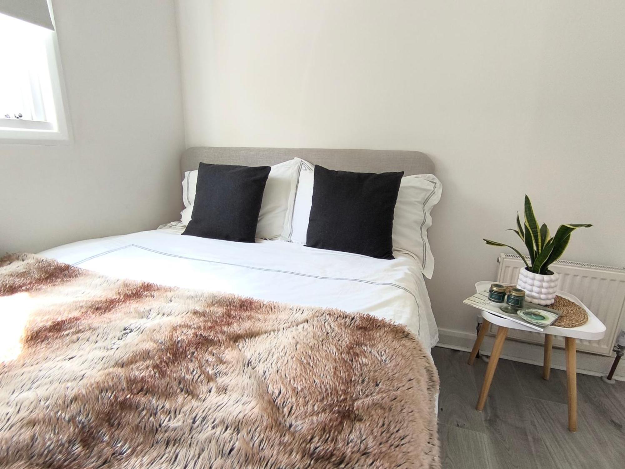Bright Chiswick Apartment - Great Location لندن المظهر الخارجي الصورة